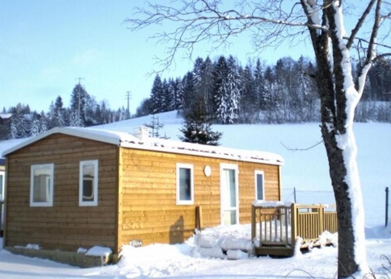 Camping Le Miroir Les Hopitaux-Neufs Esterno foto